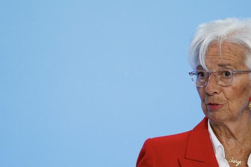Lạm phát ở châu Âu tăng tốc, ECB có thể 'án binh bất động' về lãi suất