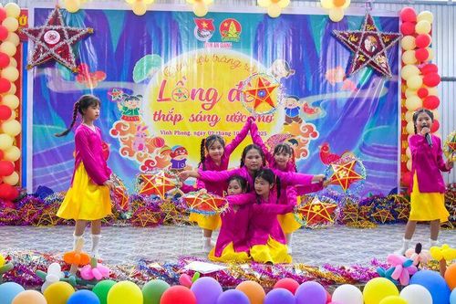 Tỉnh đoàn An Giang tổ chức 'Đêm hội trăng rằm' ở xã Vĩnh Phong