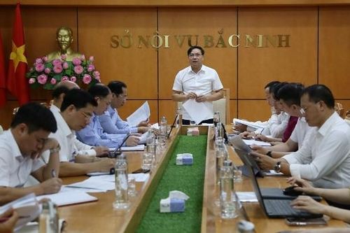 Tiếp tục tinh gọn tổ chức bộ máy, nâng cao chất lượng giải quyết thủ tục hành chính cho người dân, doanh nghiệp