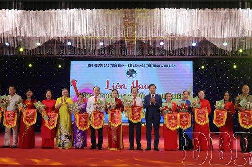 Liên hoan tiếng hát Người cao tuổi tỉnh Điện Biên lần thứ VI