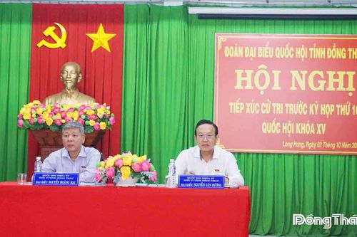 Đoàn Đại biểu Quốc hội tỉnh Đồng Tháp tiếp xúc cử tri tại xã Long Hưng