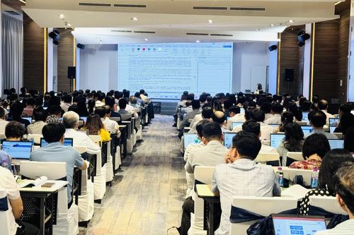 Hơn 230 đại biểu tập huấn nghiệp vụ thực hiện chính sách bảo hiểm y tế