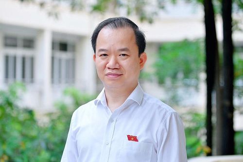 PGS.TS Bùi Hoài Sơn: Cần tỉnh táo trước làn sóng phim tổng tài phi lý