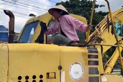 Tây Ninh: Tạm giữ người phụ nữ có hành vi cản trở lực lượng thi hành công vụ