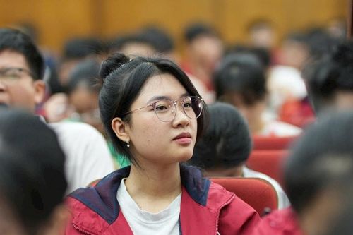 Sinh viên dễ sập 'bẫy' lừa đảo vì thiếu kỹ năng sống