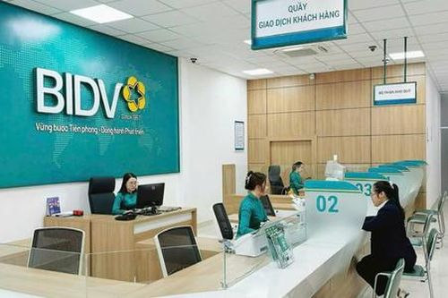 Ngân hàng chạy đua công nghệ, 'mạnh tay' cắt giảm chi nhánh, phòng giao dịch