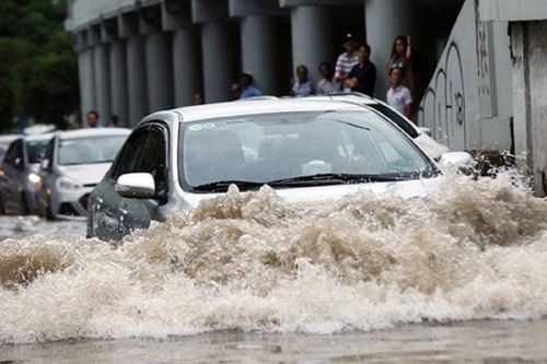 Bộ phận ô tô cần kiểm tra ngay sau khi lội nước trong bão lũ