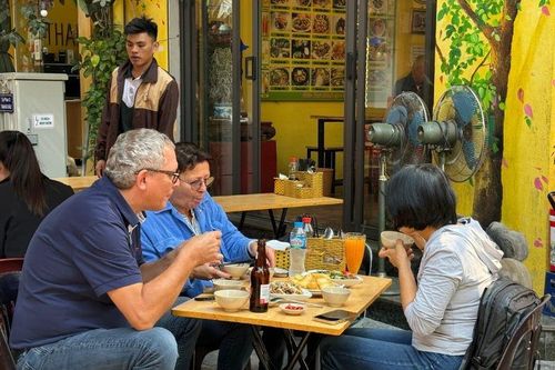 Ẩm thực đường phố Hà Nội: Hương vị dung dị, sức hút toàn cầu