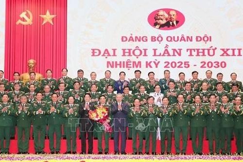 Tổng Bí thư và Chủ tịch nước dự Phiên bế mạc Đại hội Đảng bộ Quân đội lần thứ XII