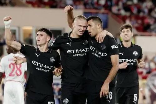 Manchester City gây thất vọng trên đất Pháp