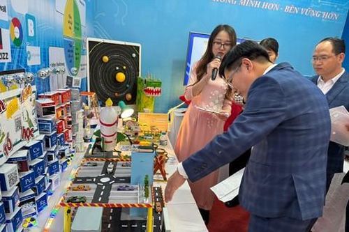 Đầu tư mạnh cơ sở vật chất, giáo viên giỏi cho ngành Giáo dục