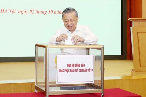 Tổng Bí thư Tô Lâm quyên góp ủng hộ đồng bào bị ảnh hưởng bởi bão Bualoi