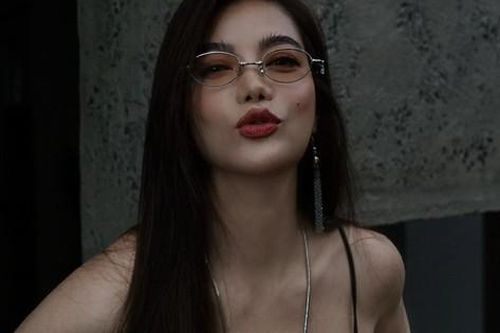 Hình ảnh 'hở bạo' gợi cảm ở tuổi 49 của Trương Ngọc Ánh