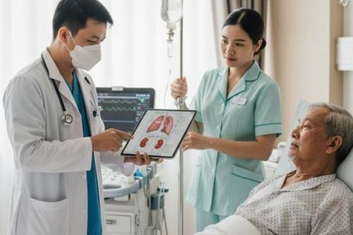Vì sao người già dễ mắc nhiễm nấm nội tạng nguy hiểm?