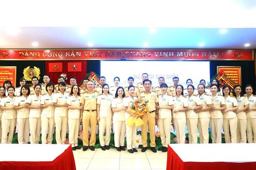 Dấu mốc khẳng định vai trò tiên phong của những nữ Cảnh sát giao thông Thủ đô