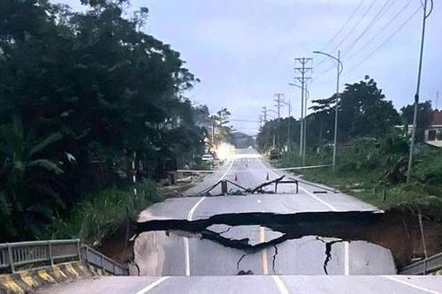 Tuyên Quang: Sụt lún nghiêm trọng đầu cầu Tát Luông, giao thông bị chia cắt