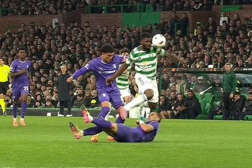VAR gây tranh cãi dữ dội ở Europa League
