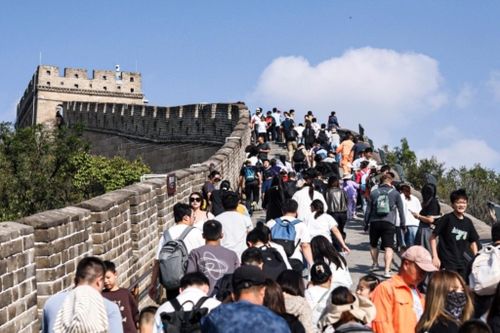 'Dòng người bất tận' trên Vạn Lý Trường Thành