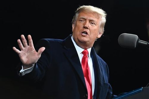Ông Trump lại khiến các trường khó xử