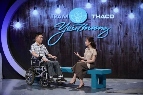 Hành trình 'chạm phím' ước mơ của chàng trai khuyết tật