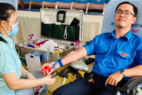 Thiết thực chăm lo, đồng hành với thanh niên công nhân