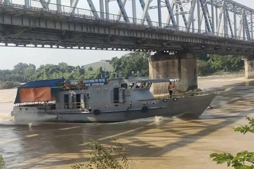 Phú Thọ cấm tàu thuyền lưu thông trên sông Lô