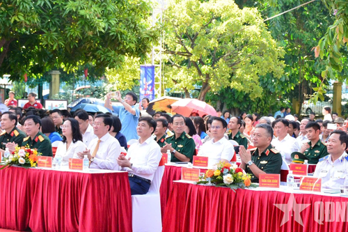 Thượng tướng Lê Quang Minh dự Ngày hội 'Nghĩa tình biên giới, biển đảo' năm 2025