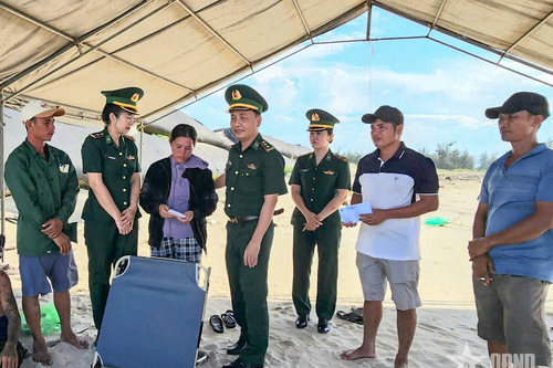 Những bữa cơm sẻ chia nỗi đau mất mát