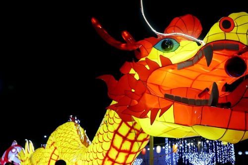 Quảng Ninh lần đầu diễu hành xe đèn lồng khổng lồ Tết Trung thu