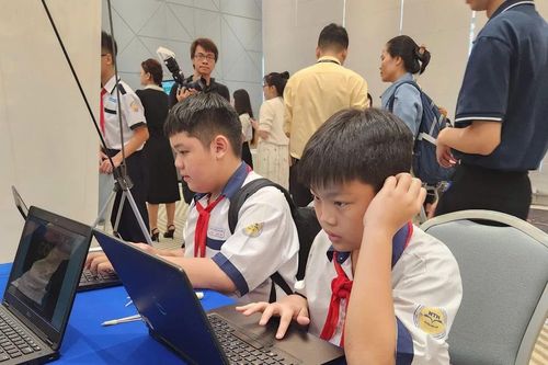 Hội chứng thầm lặng tấn công trường học: 'Chìa khóa' để bảo vệ sức khỏe