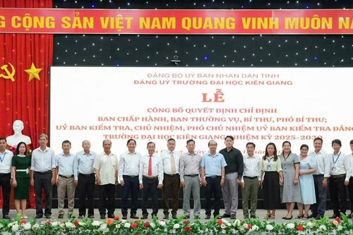 Công bố Quyết định chỉ định chức danh Bí thư Đảng ủy Trường ĐH Kiên Giang