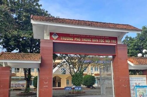 Hỗ trợ học sinh trường dân tộc nội trú Hà Nội 15kg gạo/tháng