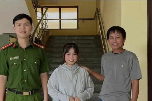 Bất ngờ nhận được hàng chục triệu đồng, cô gái vội báo Công an
