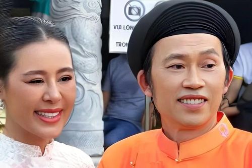 Nghệ sĩ đổ về nhà thờ Tổ của Hoài Linh