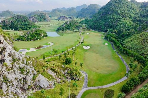 Legend Valley Country Club: Vẻ đẹp mê hoặc của 'Vịnh Hạ Long trên cạn'