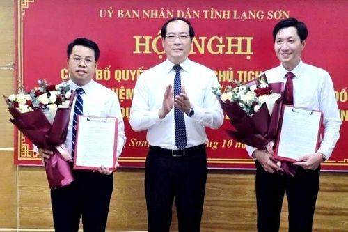 Công bố quyết định của Chủ tịch UBND tỉnh Lạng Sơn về công tác cán bộ