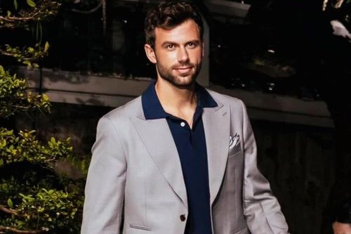 Bùng nổ thị trường suit tỷ USD