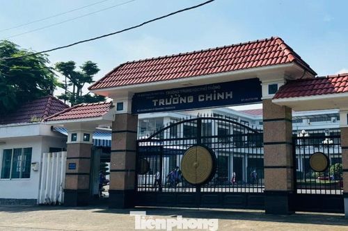 Ý kiến trái chiều quanh vụ mất điện thoại giáo viên yêu cầu học sinh viết 'người nghi ngờ'