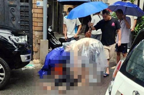 Người đàn ông tử vong nghi do điện giật khi ngập lụt ở Hà Nội, người thân sốc nghẹn