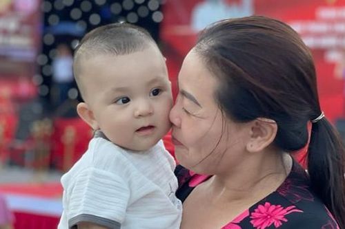 Hơn 20 năm không sinh nở, mẹ kế Bắc Ninh một lòng nuôi 2 con chồng khôn lớn