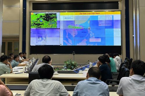 Cục Khí tượng Thủy văn đón nhận Huân chương Lao động hạng Nhất