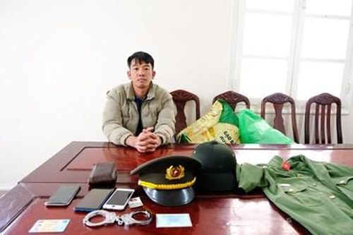 Phát hiện đối tượng có 'sở thích' mặc quân phục Công an ra đường