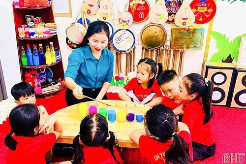 Cô giáo mầm non say nghề, tiên phong đổi mới