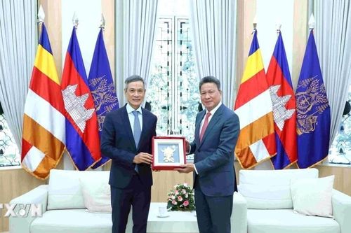 Đẩy mạnh hợp tác kinh tế, đầu tư Việt Nam-Campuchia