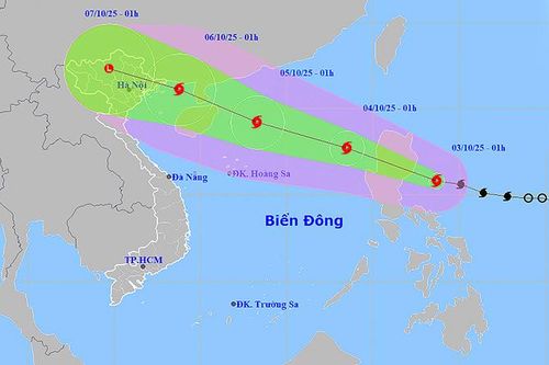 Ngày 4/10, bão MATMO trên vùng biển phía Bắc khu vực Bắc Biển Đông và có khả năng mạnh thêm