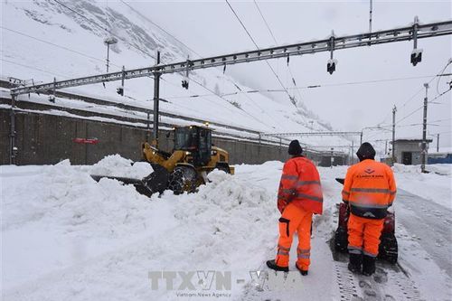 Tuyết sớm bất ngờ hoành hành tại Tây Balkan