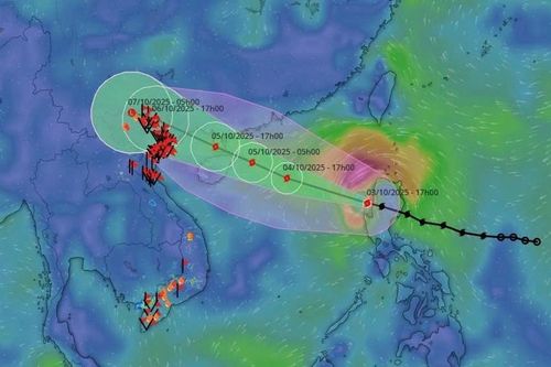 Bão số Matmo vào biển Đông, dự báo giật cấp 15, gây mưa lớn