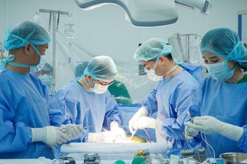 Y sĩ quân y được hồi sinh từ lá gan hiến tặng của anh ruột