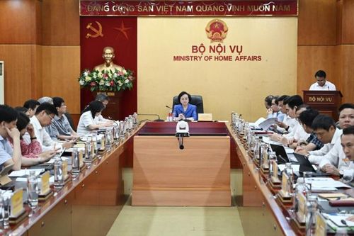 Bộ Nội vụ trình đề án tiền lương công chức trong tháng 11