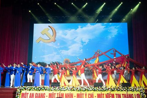 Đặc sắc chương trình nghệ thuật chào mừng Đại hội đại biểu Đảng bộ tỉnh An Giang lần thứ I, nhiệm kỳ 2025 - 2030 thành công tốt đẹp